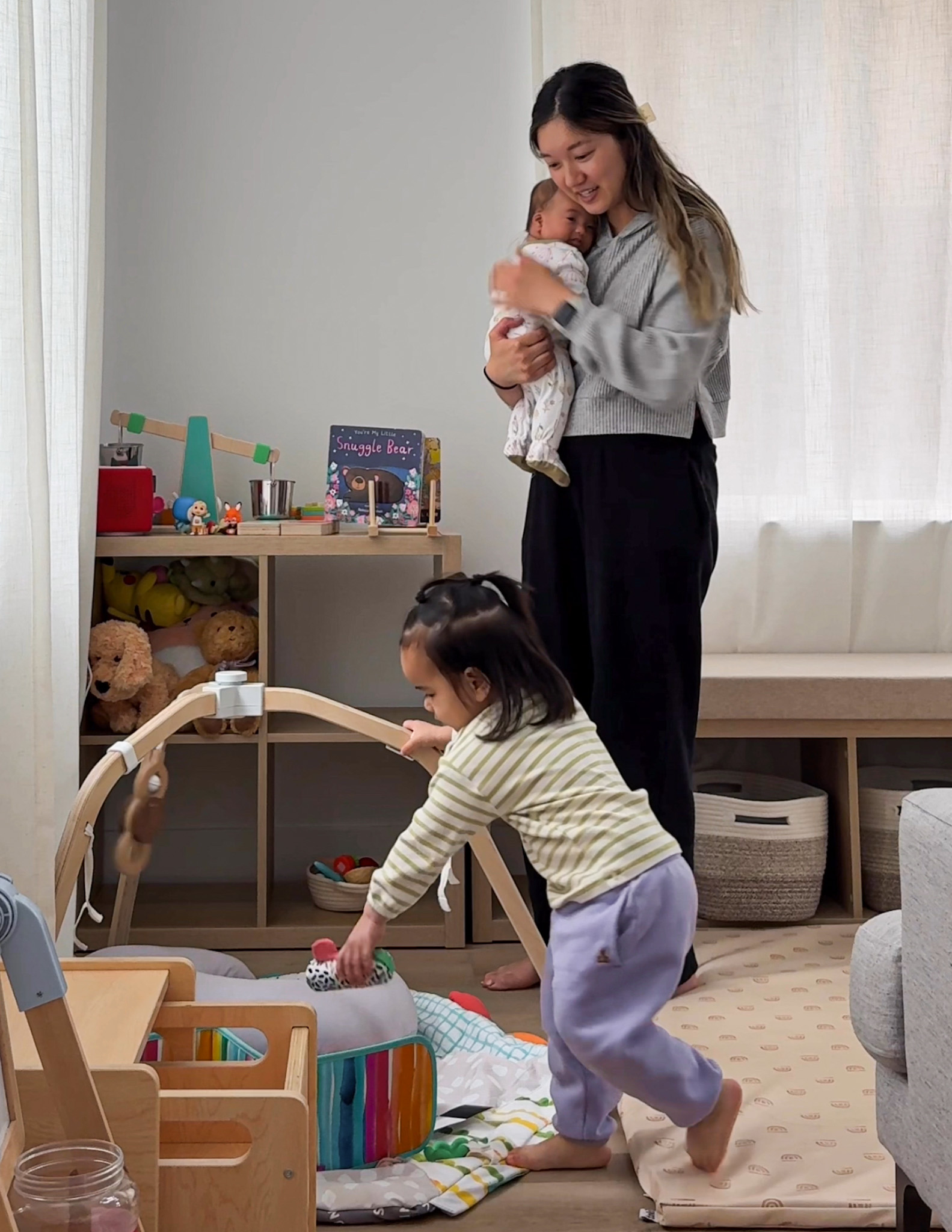 10 Easy Ways to Get Your Toddler Involved With Your Baby - Winnie Kison